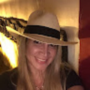 Meet your Posher, Zaira